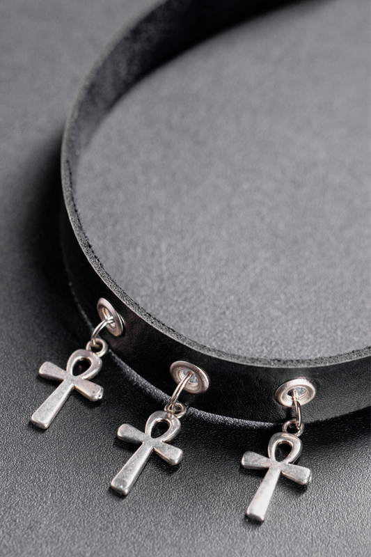 Gargantilha choker cruz ankh