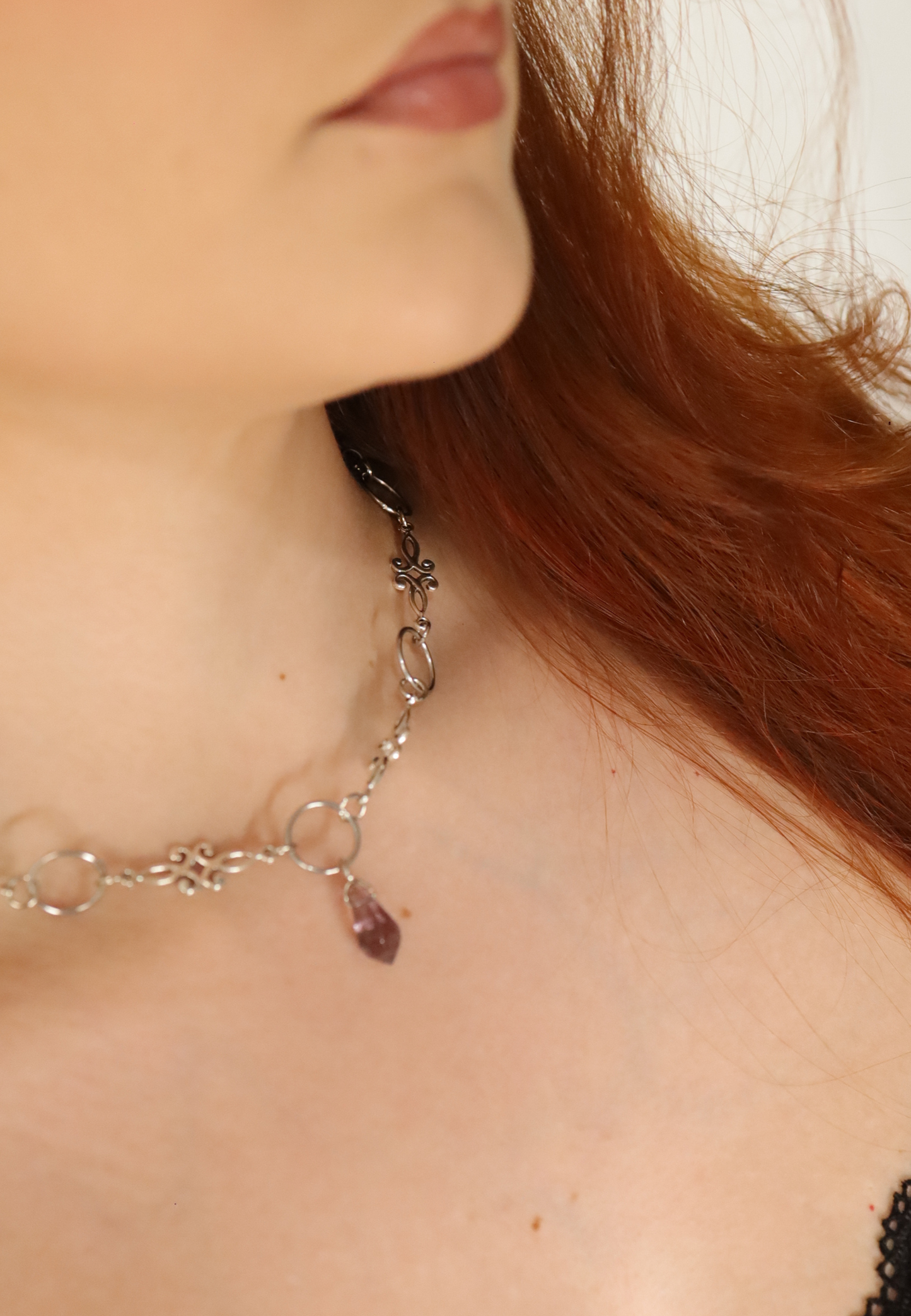 Colar choker Velaris