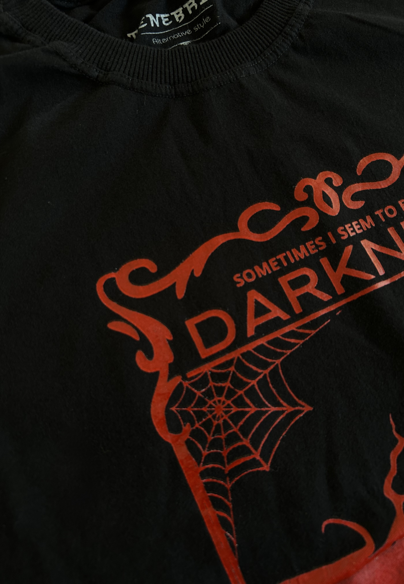 Camiseta manga curta Darkness