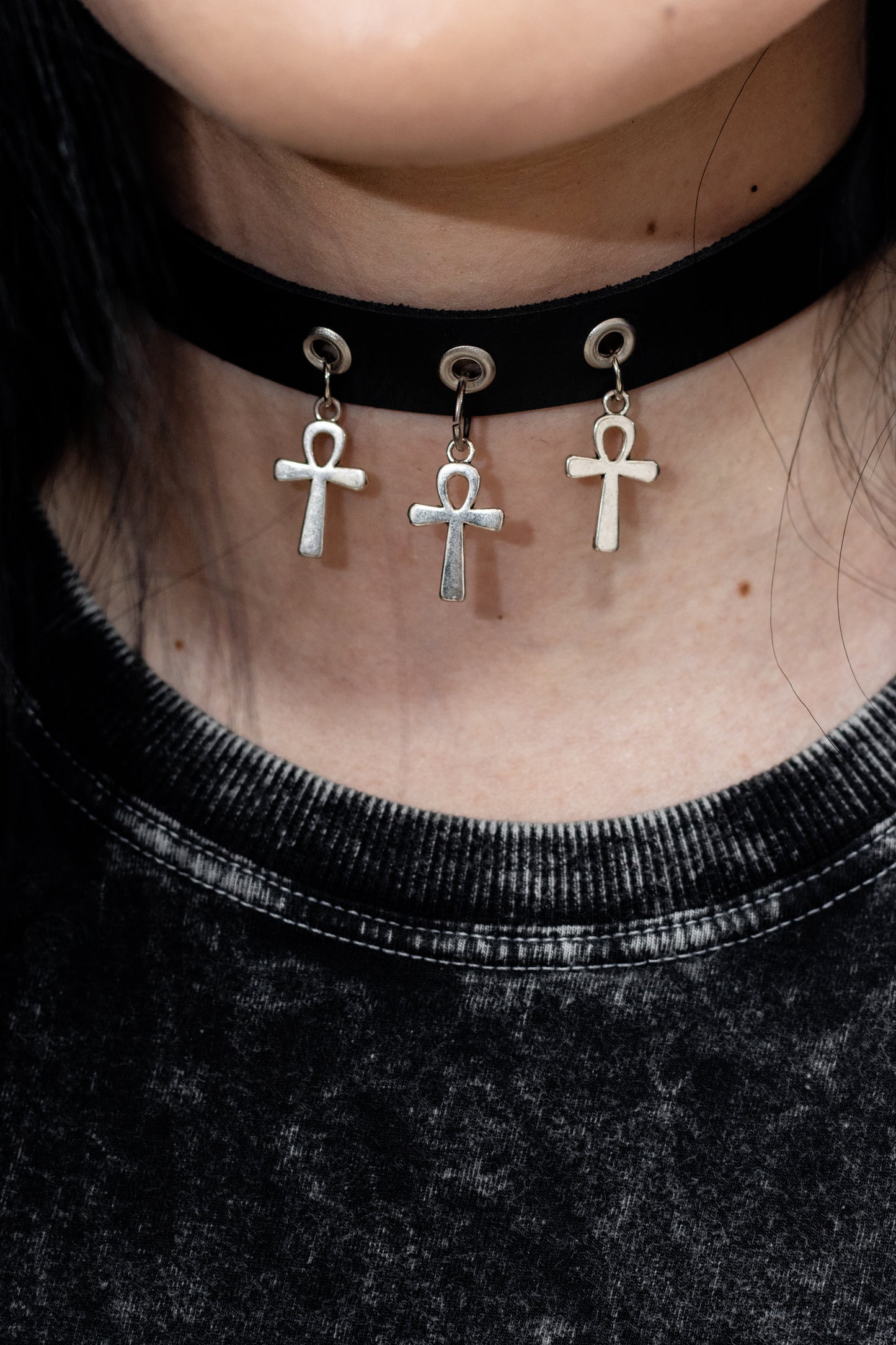 Gargantilha choker cruz ankh