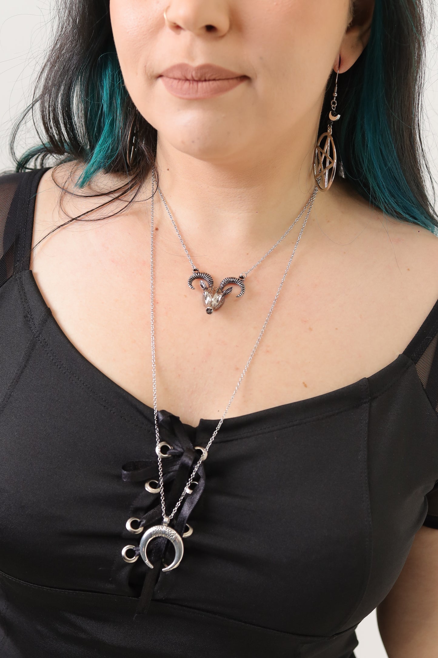 Colar Caprino Eclipse