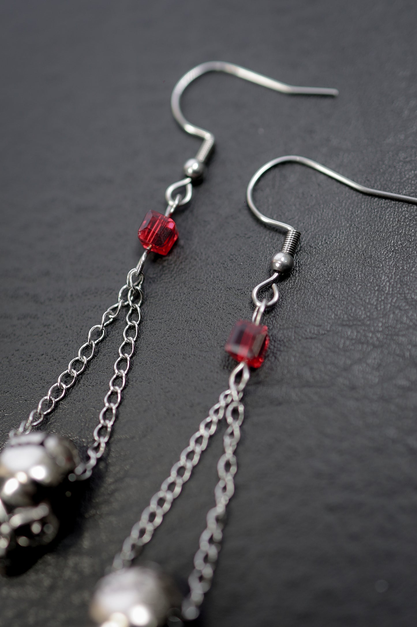 Brinco Crânio Escarlate