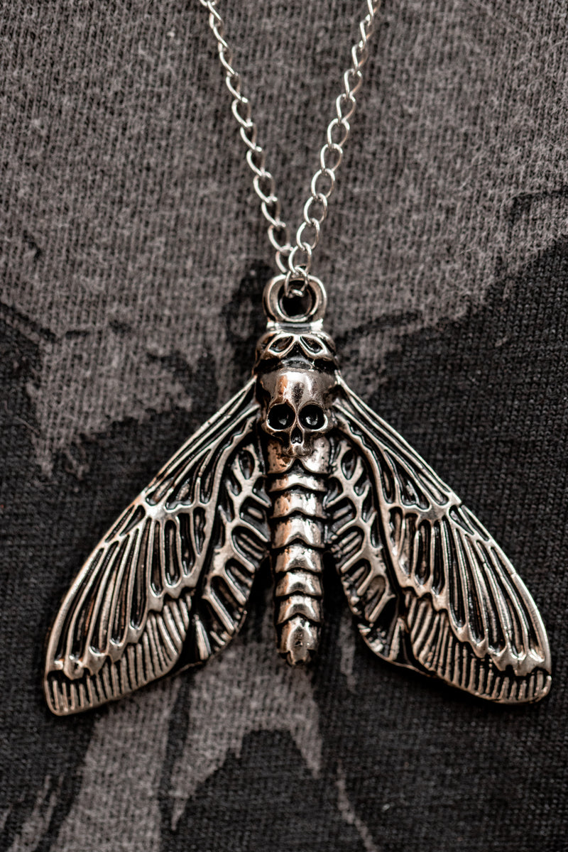 Colar Death moth