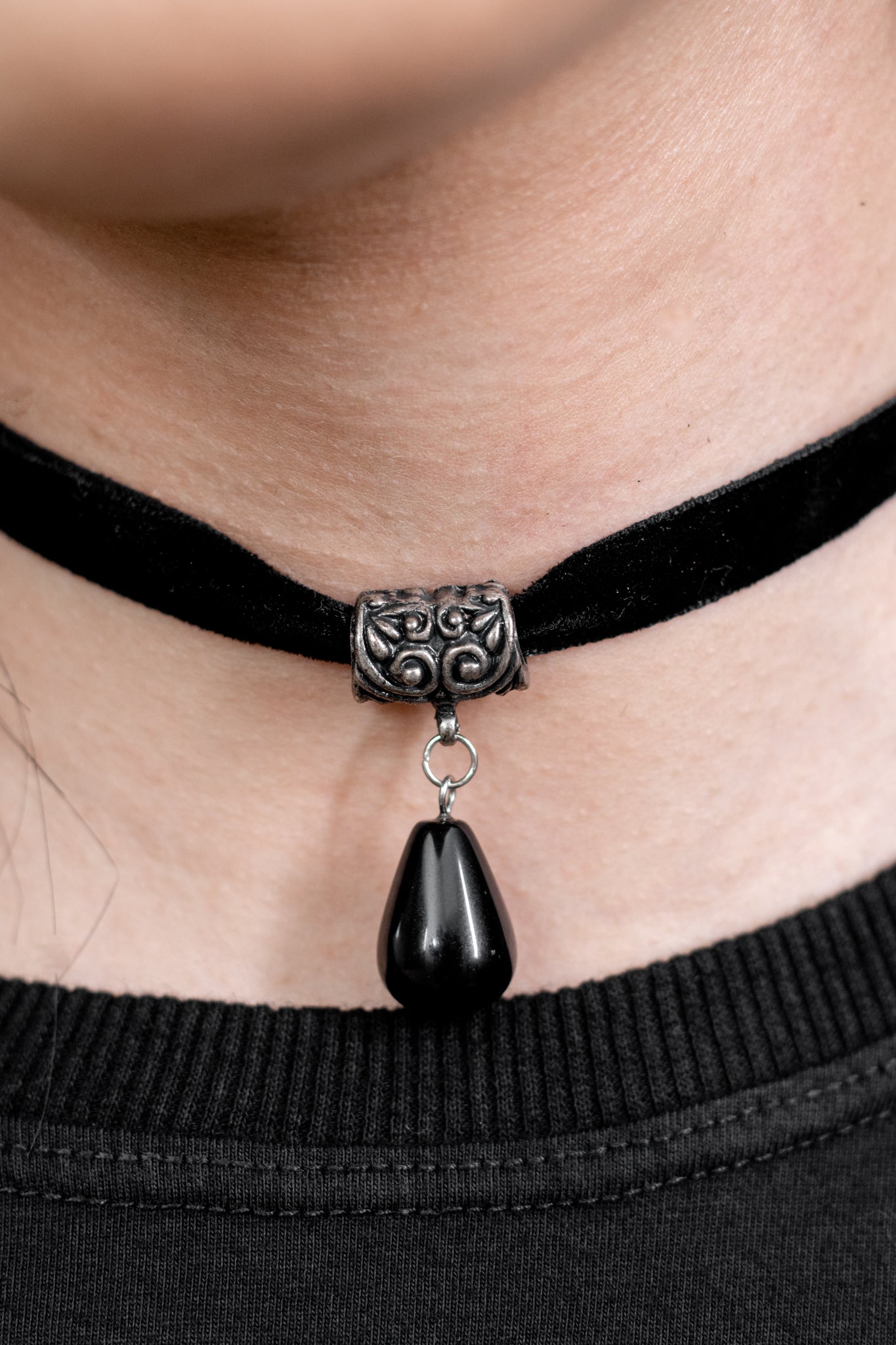 Gargantilha choker Gota ônix